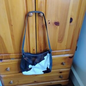 Stylish Black and White Shoulder Bag